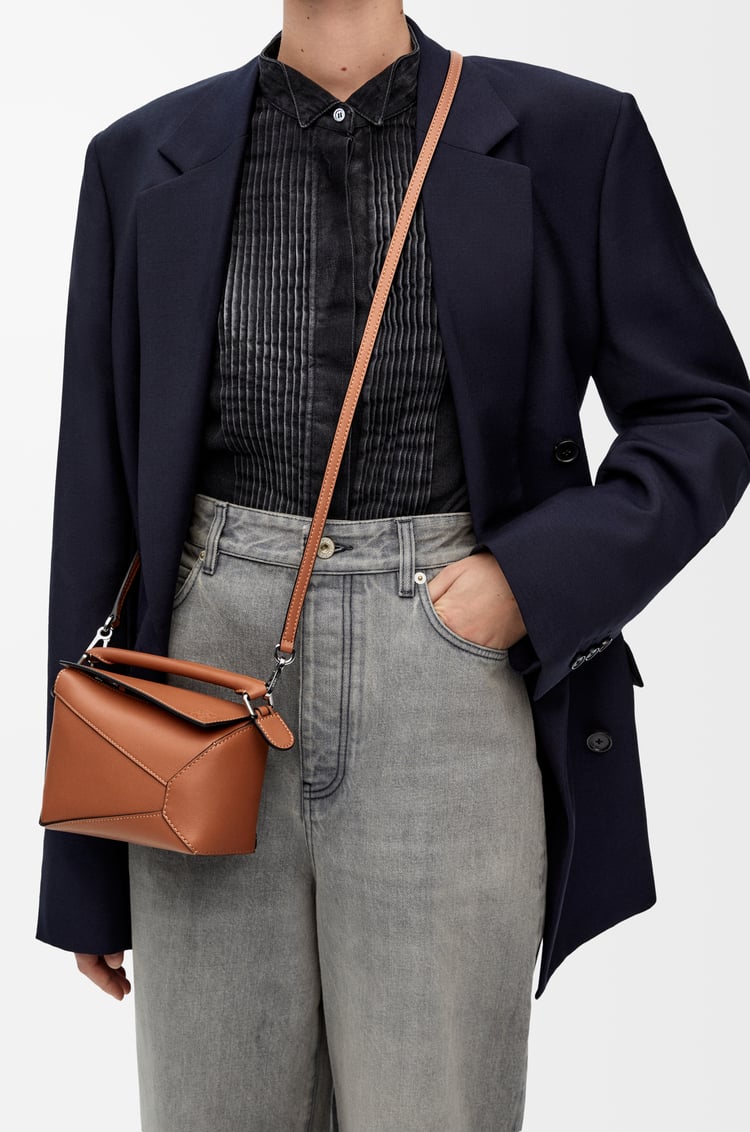 LOEWE Mini sac Puzzle Edge en cuir de veau classique Tan